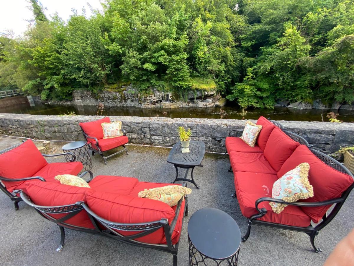 Salmon Weir Lodge 콩 외부 사진